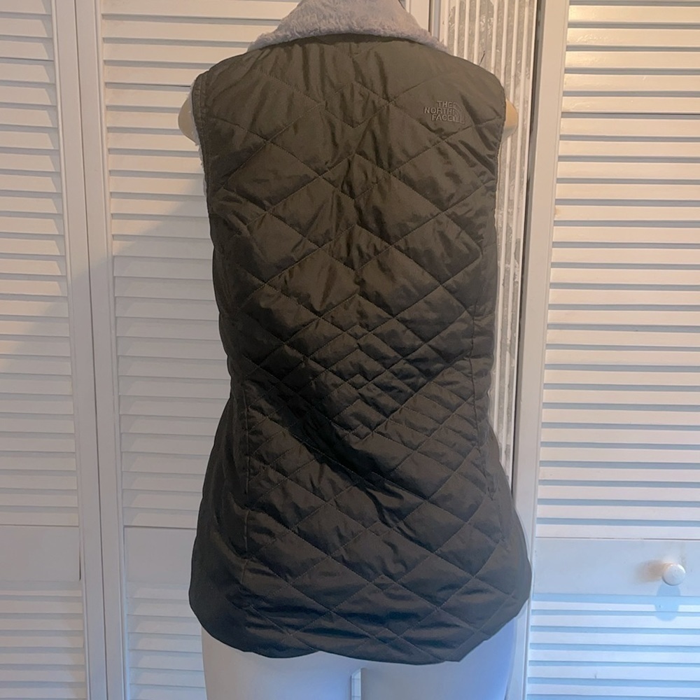 THE NORTH FACE MOSSBUD INSULATED REVERSIBLE VEST WOMEN'S -ASPHALT GREY/MID GREY - Picture 7 of 10